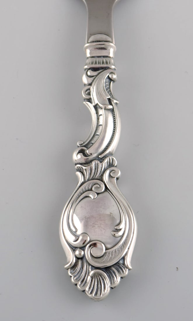 Danish silversmith. Three serving parts in silver (830). Rococo style, 1940s. - 4