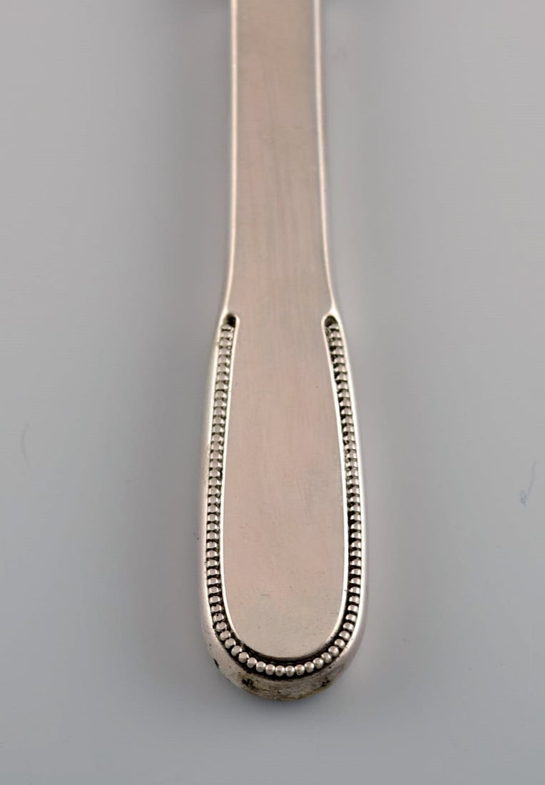 Four Evald Nielsen number 14 small lunch knives in hammered silver (830) and stainless steel. 1920s. - 3