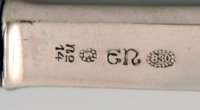 Four Evald Nielsen number 14 small lunch knives in hammered silver (830) and stainless steel. 1920s. - 4