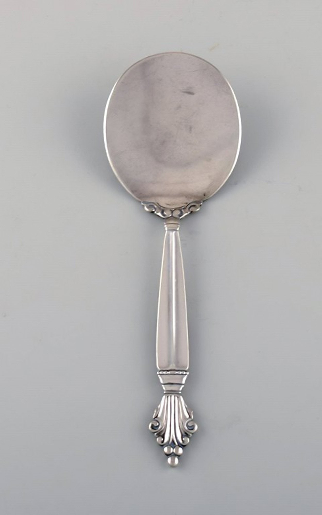 Johan Rohde for Georg Jensen. Early Acanthus serving spade in sterling silver. Dated 1928. (1 of 4)