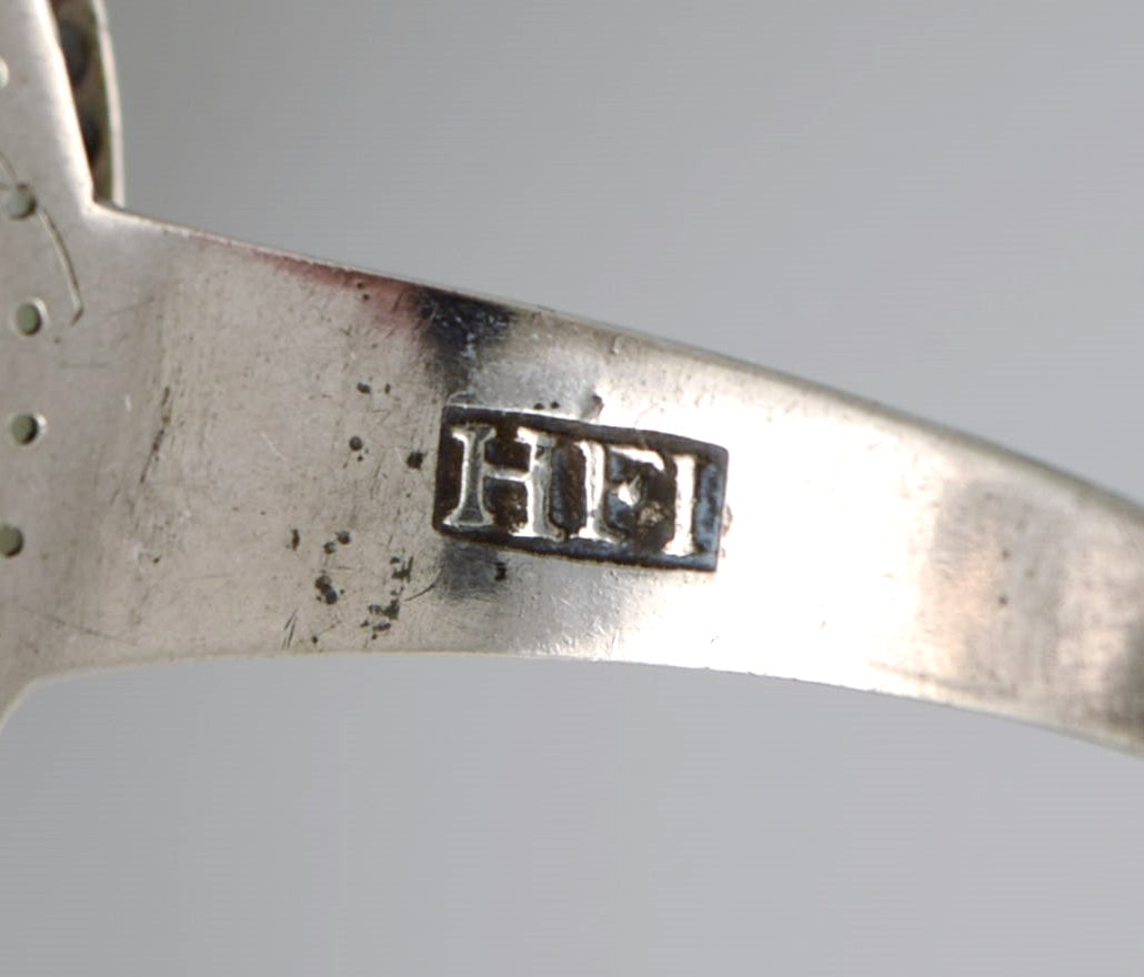 European silversmith. Antique silver tea strainer on tripod with shaft in turned ebony. Gilded - 7