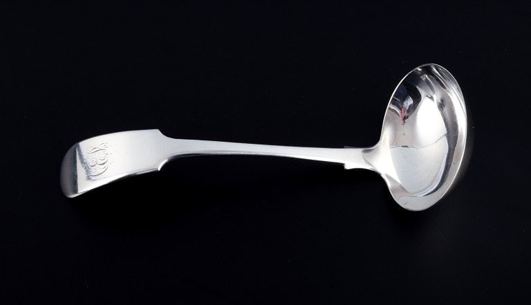 European silversmith, sauce spoon in silver. - 2