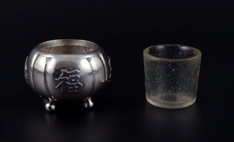 Hong Kong silver, napkin ring and salt shaker in silver. - 4