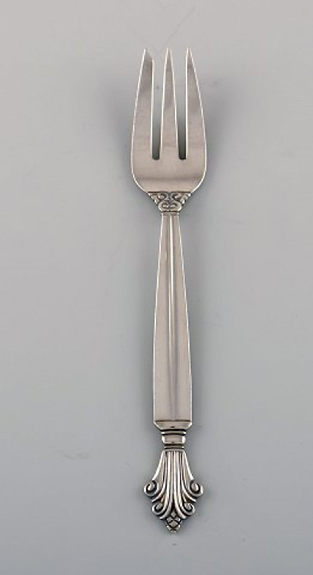 Johan Rohde for Georg Jensen. Three early Acanthus pastry forks in sterling silver. Dated 1915-30. - 2