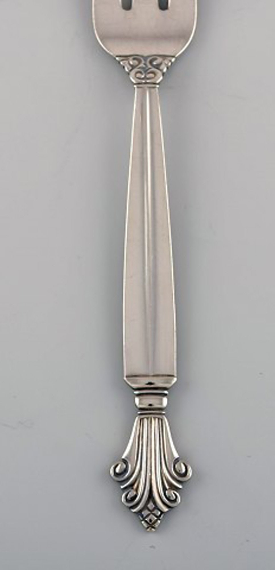 Johan Rohde for Georg Jensen. Three early Acanthus pastry forks in sterling silver. Dated 1915-30. - 3