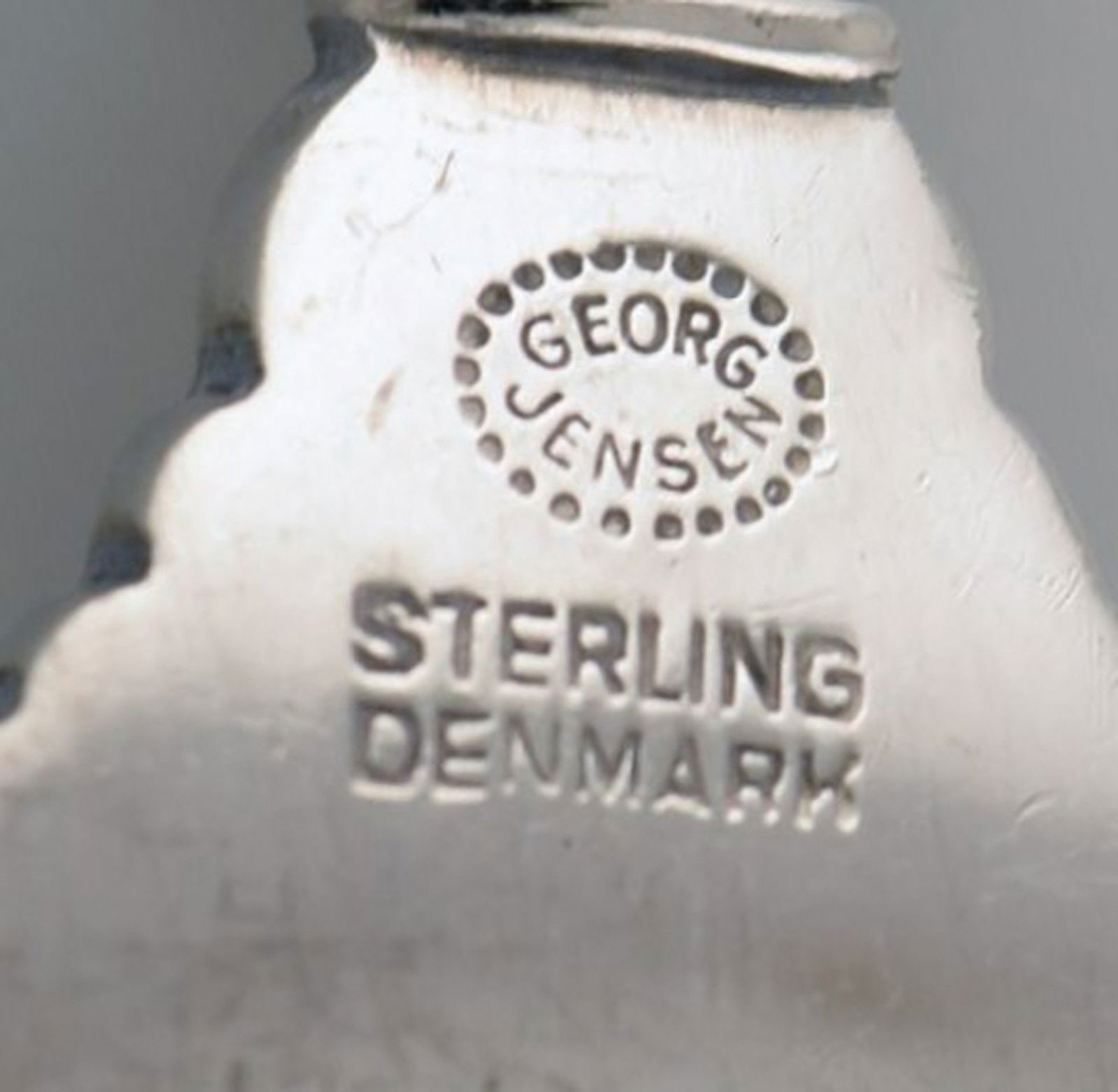 Johan Rohde for Georg Jensen. Three early Acanthus pastry forks in sterling silver. Dated 1915-30. - 5