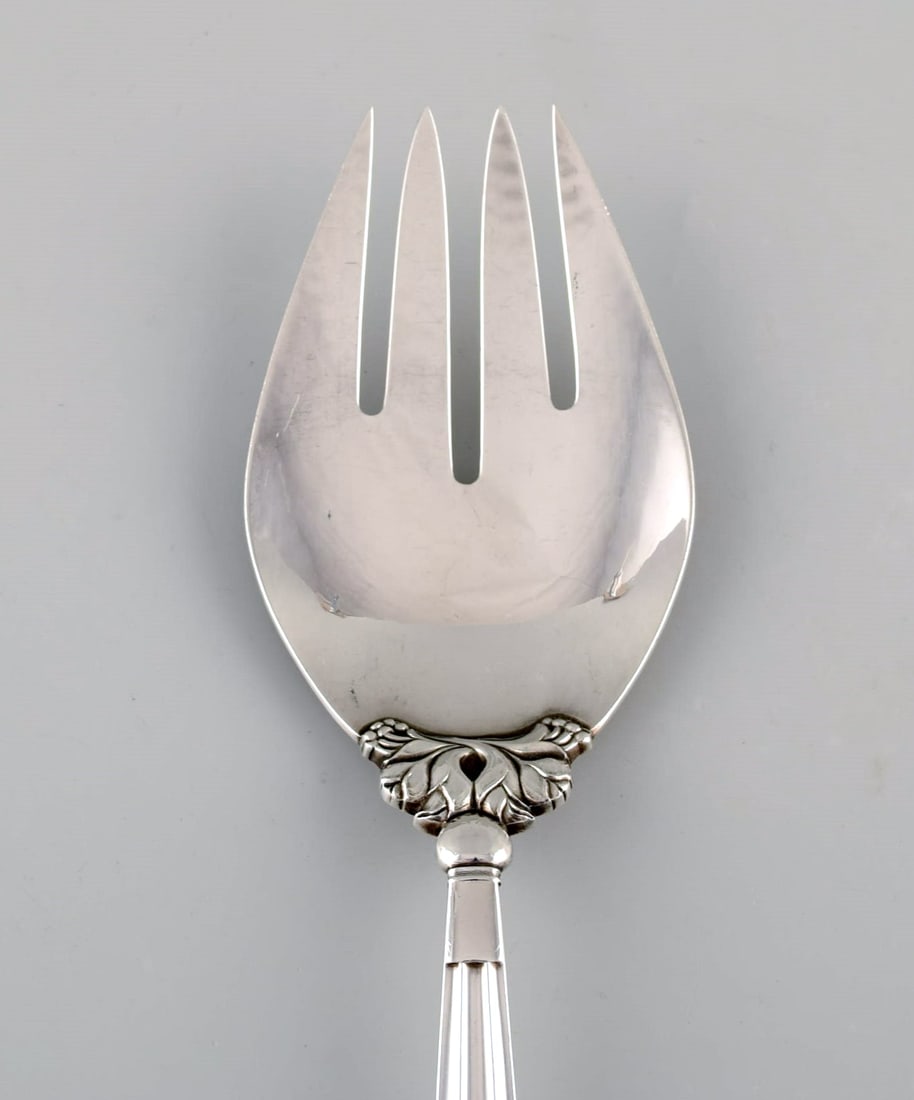 Large Georg Jensen Acorn salad fork in sterling silver. - 2