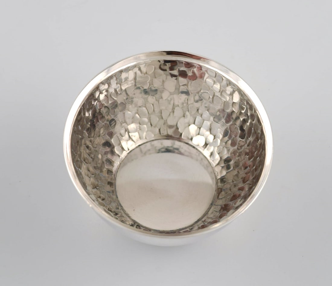 Elon Arenhill (1922-2018). Well-known Swedish silversmith. Twelve modernist cups in hammered - 5