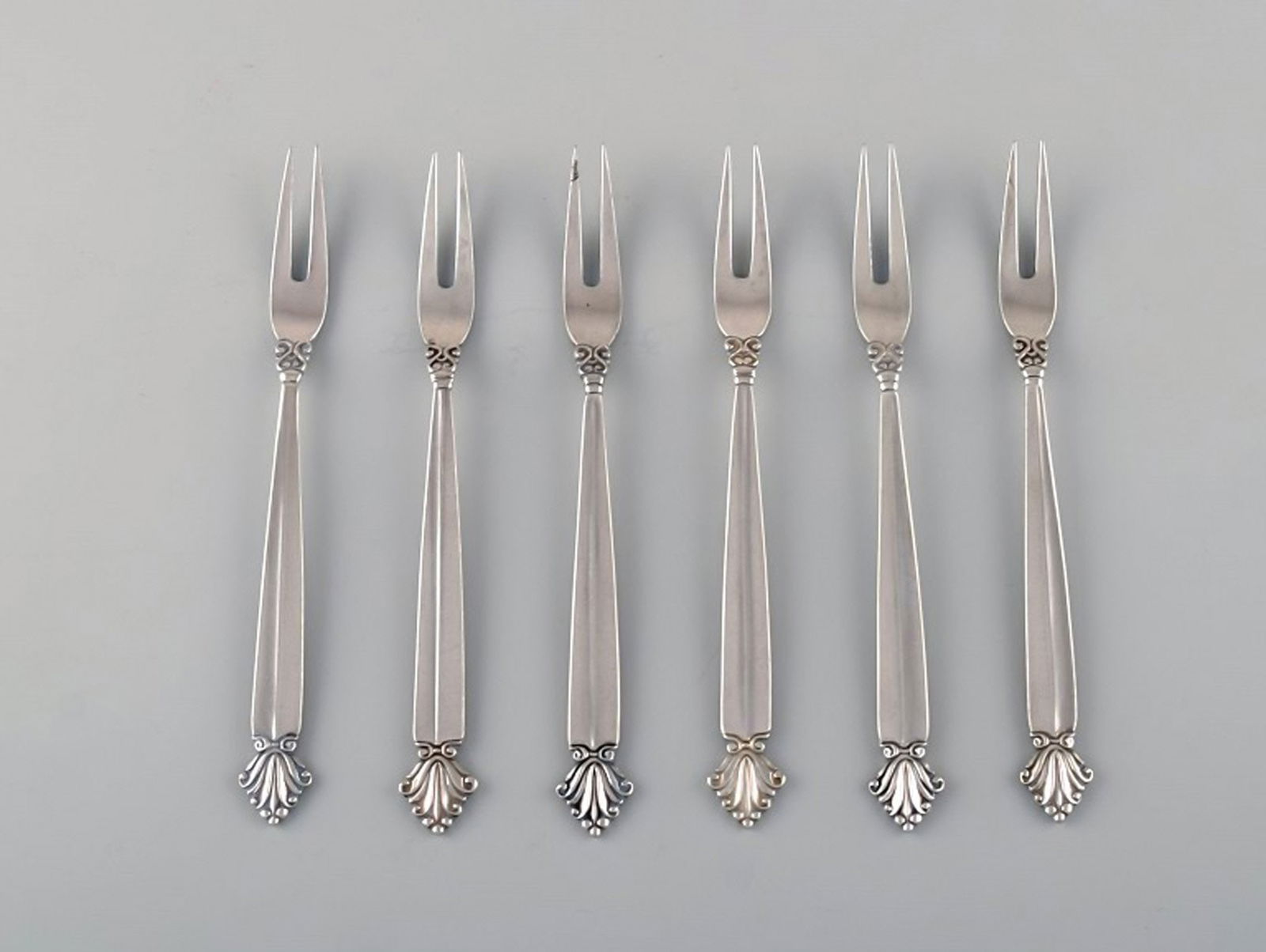 Johan Rohde for Georg Jensen. Six early Acanthus cold meat forks in sterling silver. 1920s. (1 of 5)
