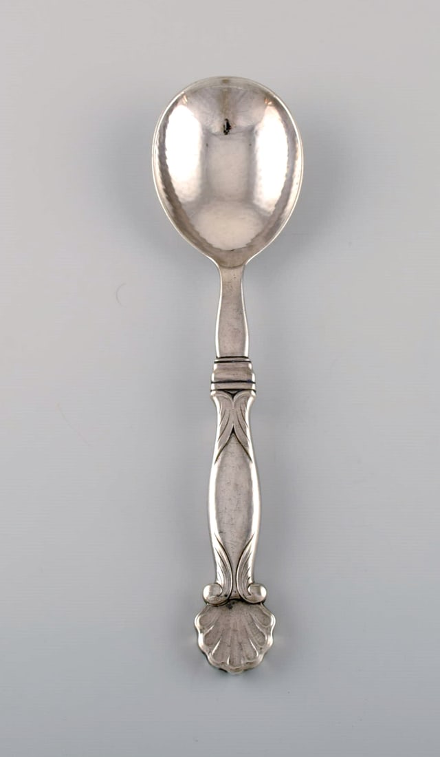 Rare Georg Jensen serving spoon in all sterling silver. Design 102. Dated 1930. (1 of 5)