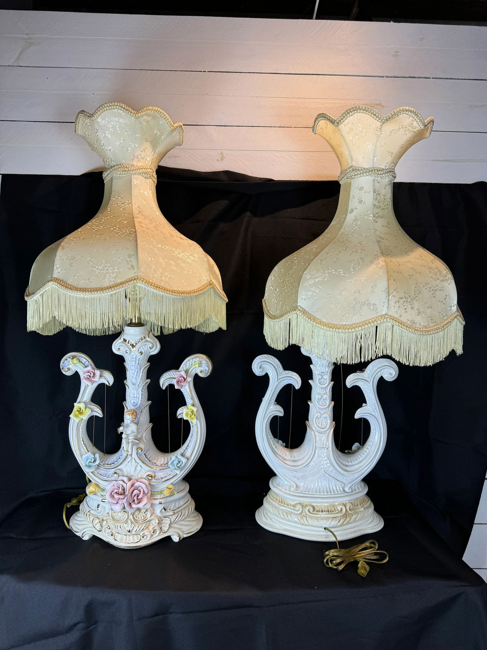 Vintage Hand Painted Italian Harp Lamps With Cherub and Flower Motif - Set of Two - 3