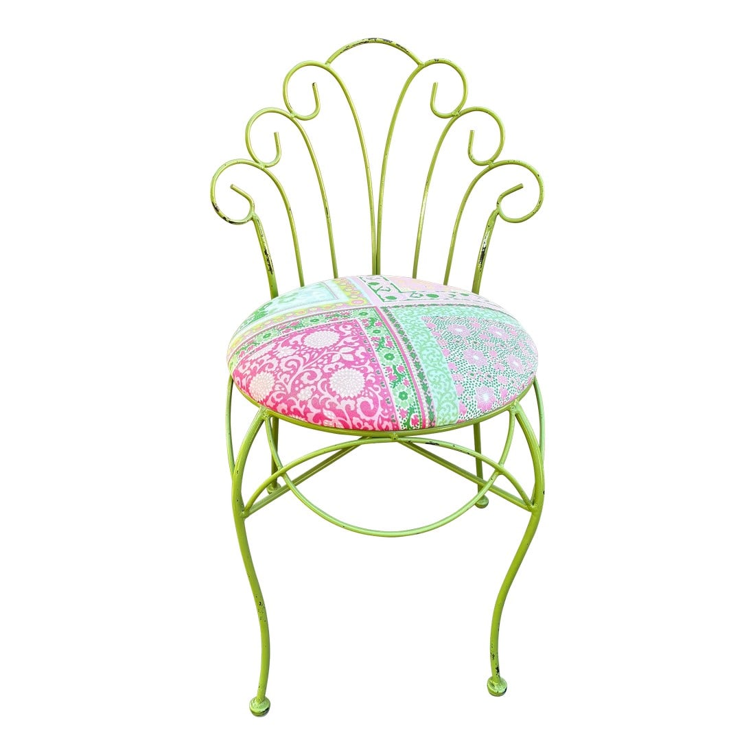 1970s Vintage Green Iron Peacock Garden Chair or Vanity Chair: Elegant green iron peacock chair that would be perfect as a vanity desk chair or as an accent chair for a porch or garden. She has lovely lines and flares in all the right places. Measure 14x15x28