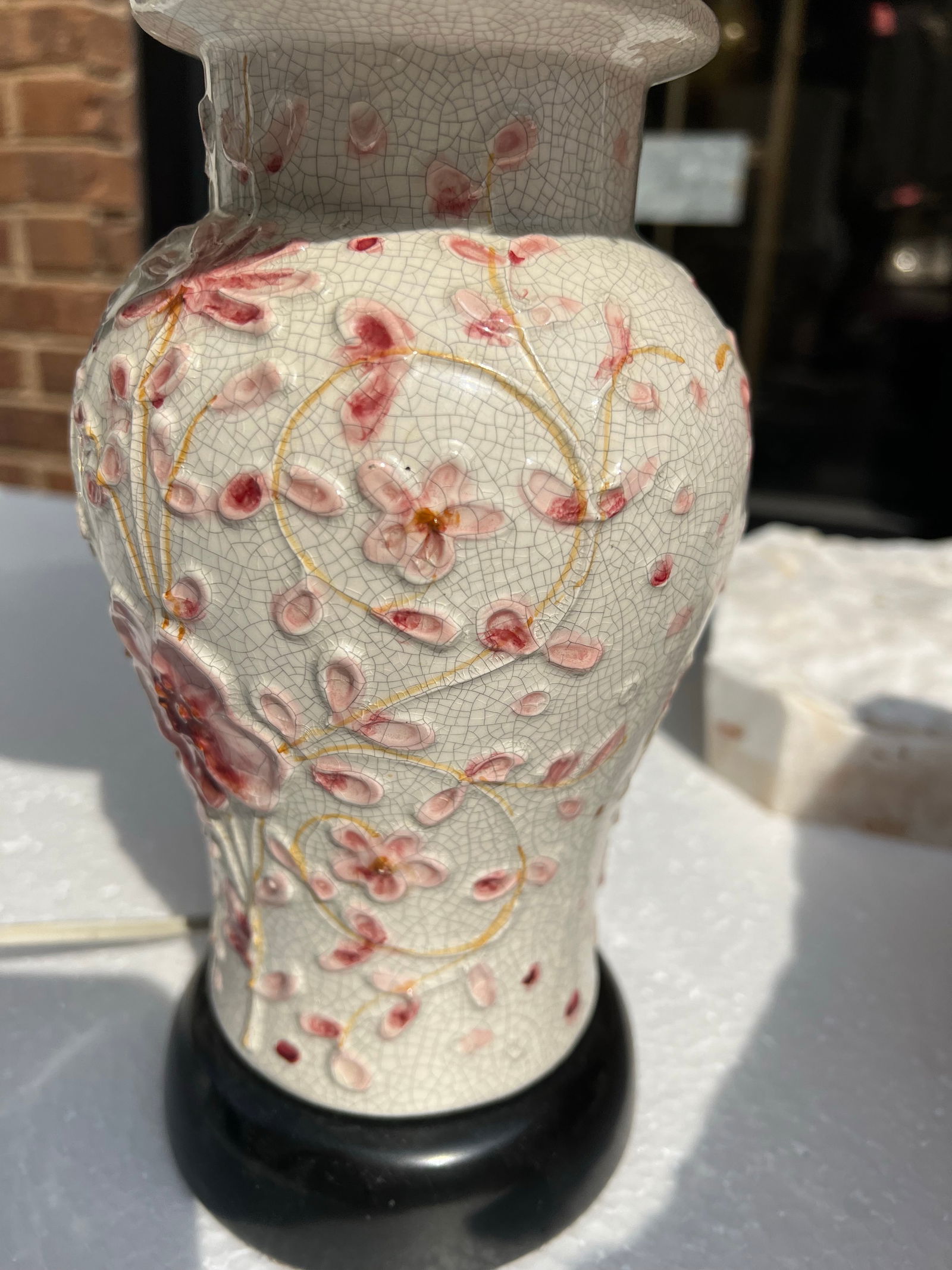 1970s Small Ceramic Table Lamp With Floral Details - 2