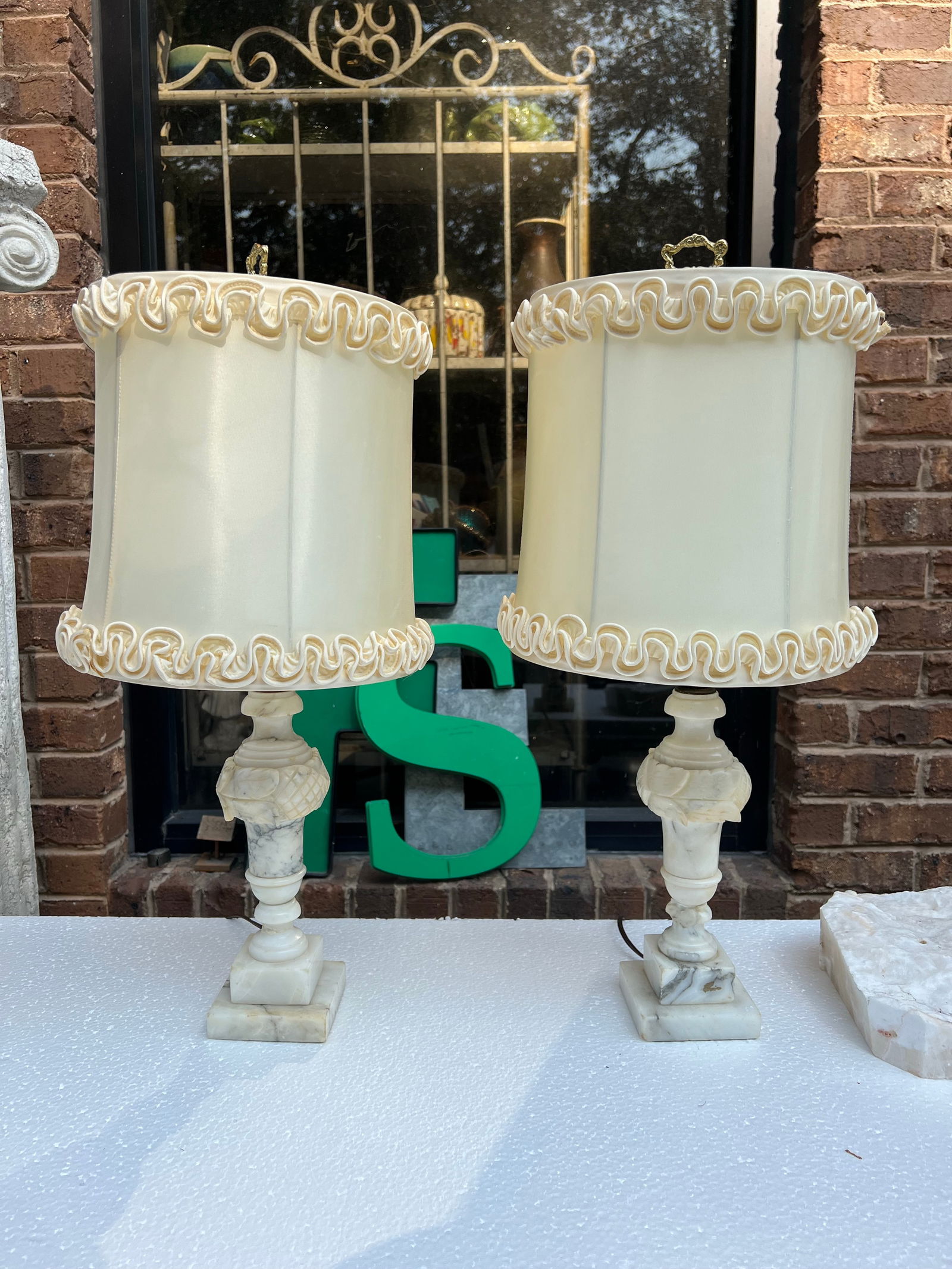 Pair of 1970s Marble Base Detailed Lamps - 10
