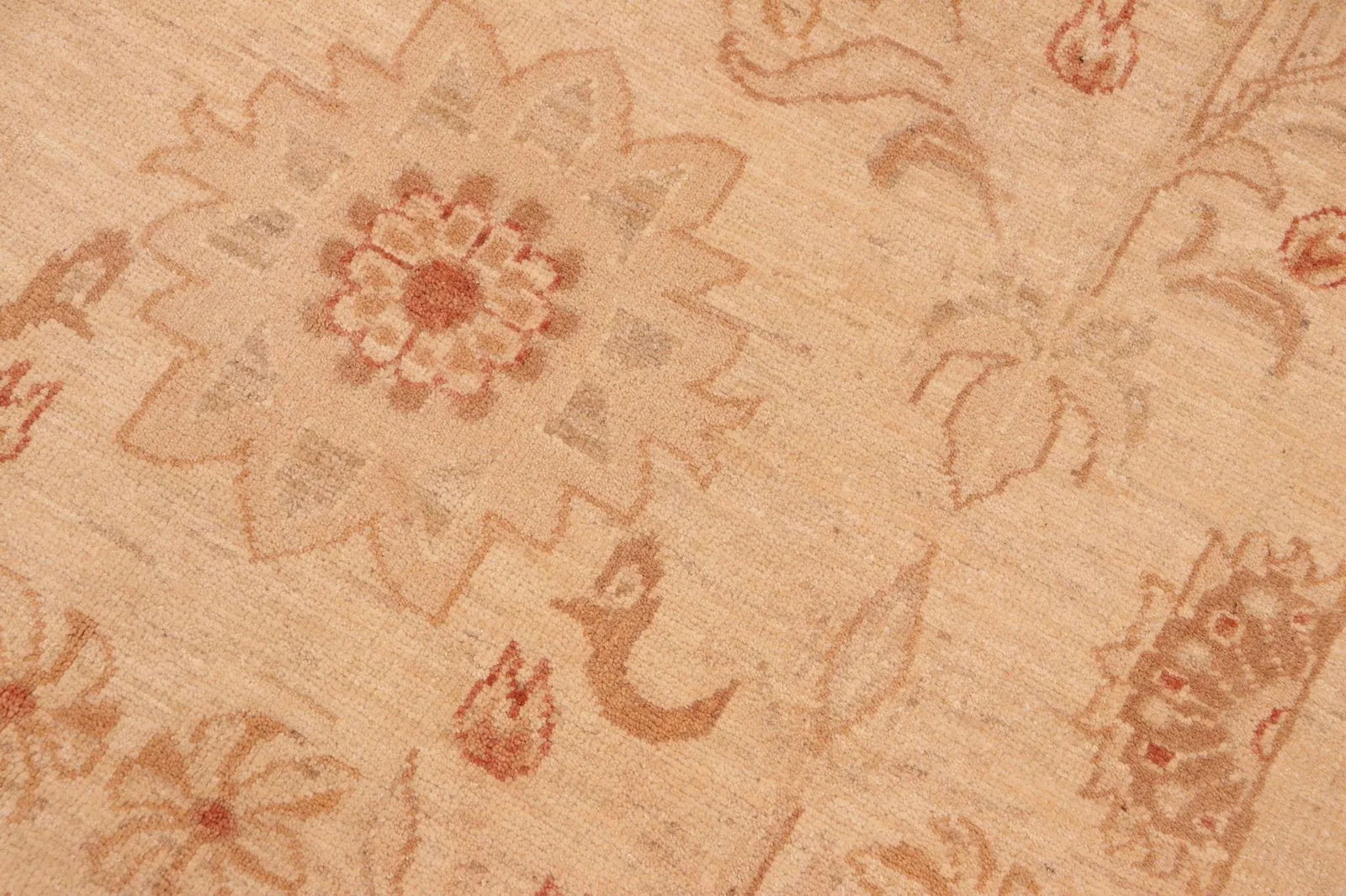 Boho Chic Ziegler Beige Gold Hand-Knotted Wool Rug - 6'0'' X 8'10'' - 7