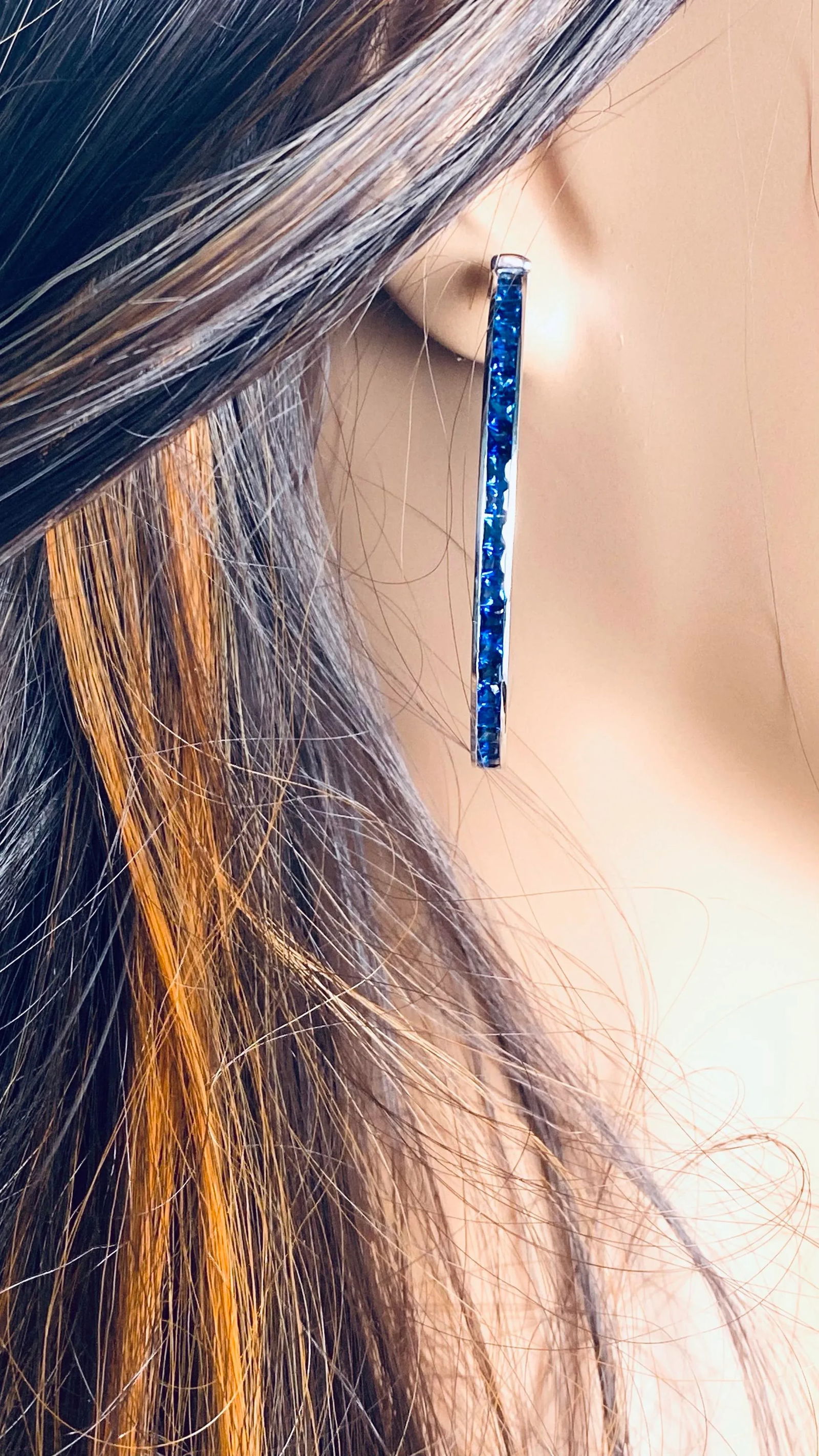 Hoop 14 Karat Gold Earrings Meticulously Crafted Square Shaped Sapphires - 2 Pieces - 7