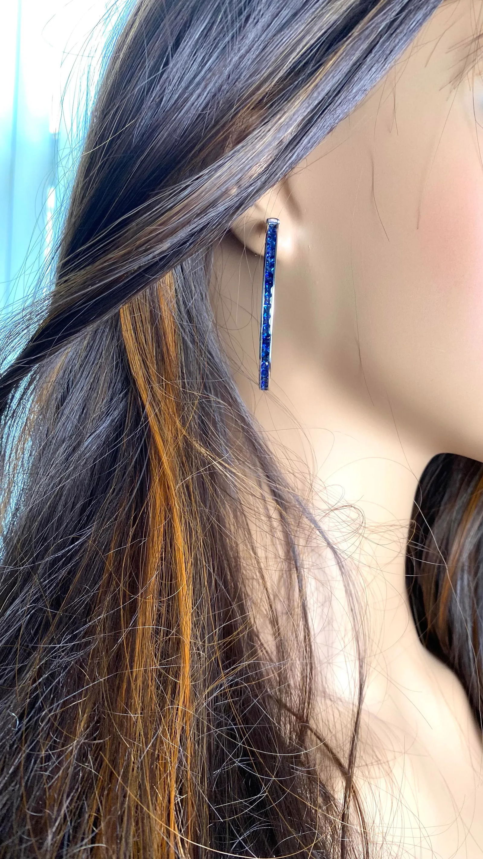 Hoop 14 Karat Gold Earrings Meticulously Crafted Square Shaped Sapphires - 2 Pieces - 9