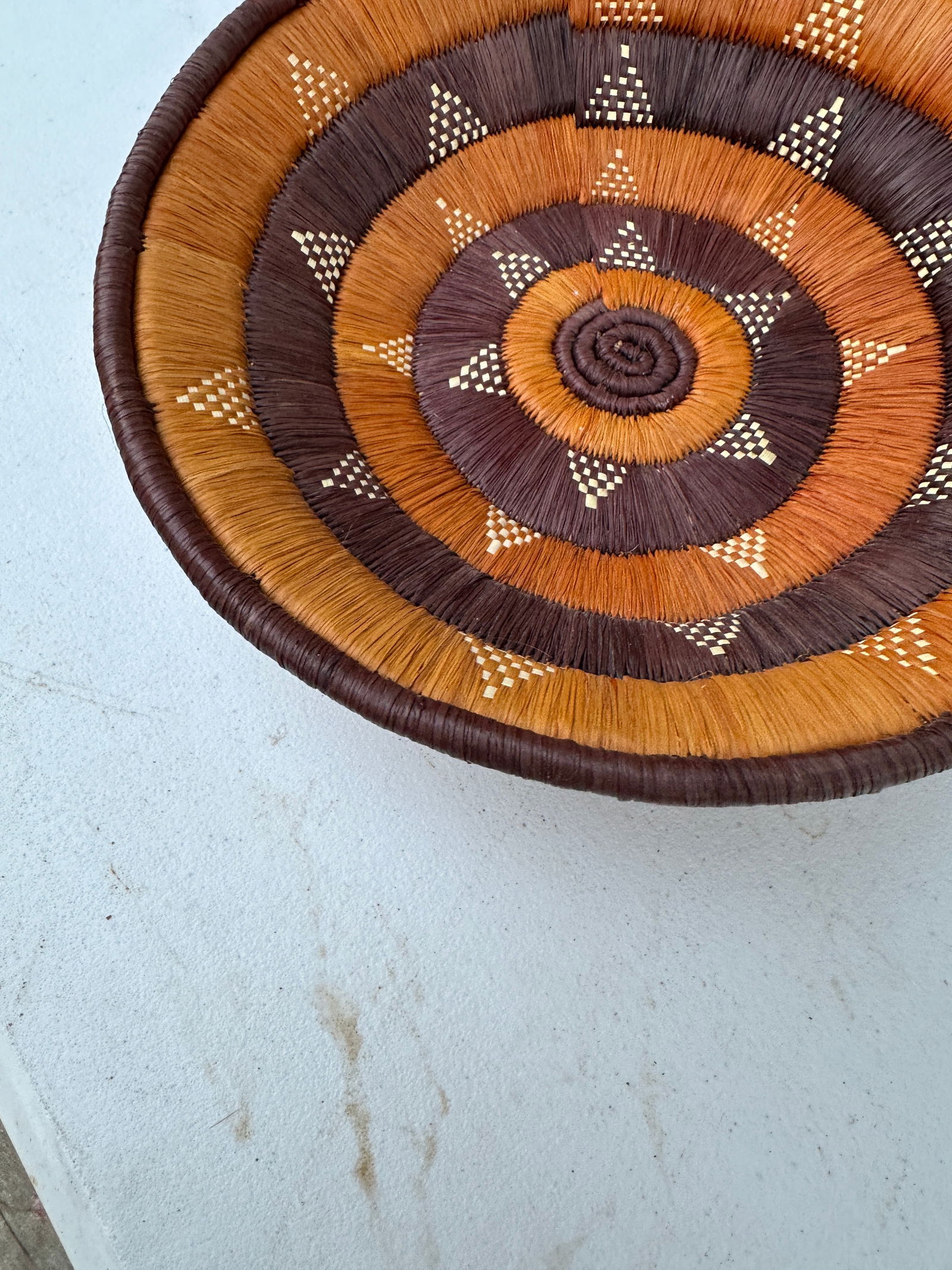 1970s Hand Woven Decorative Hanging Basket With Triangle Details - 4