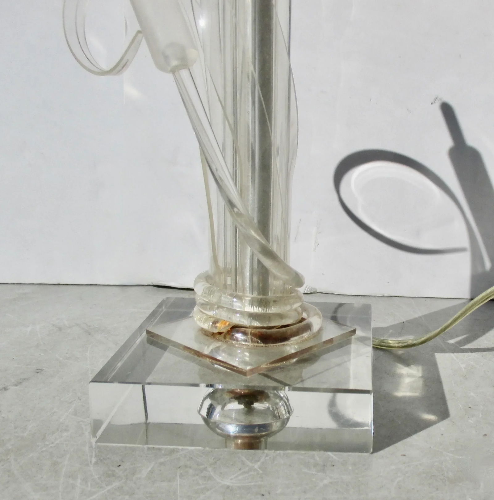 Lucite Cat Tail Lamp With Capiz Shade by M C M Circa 80s - 3