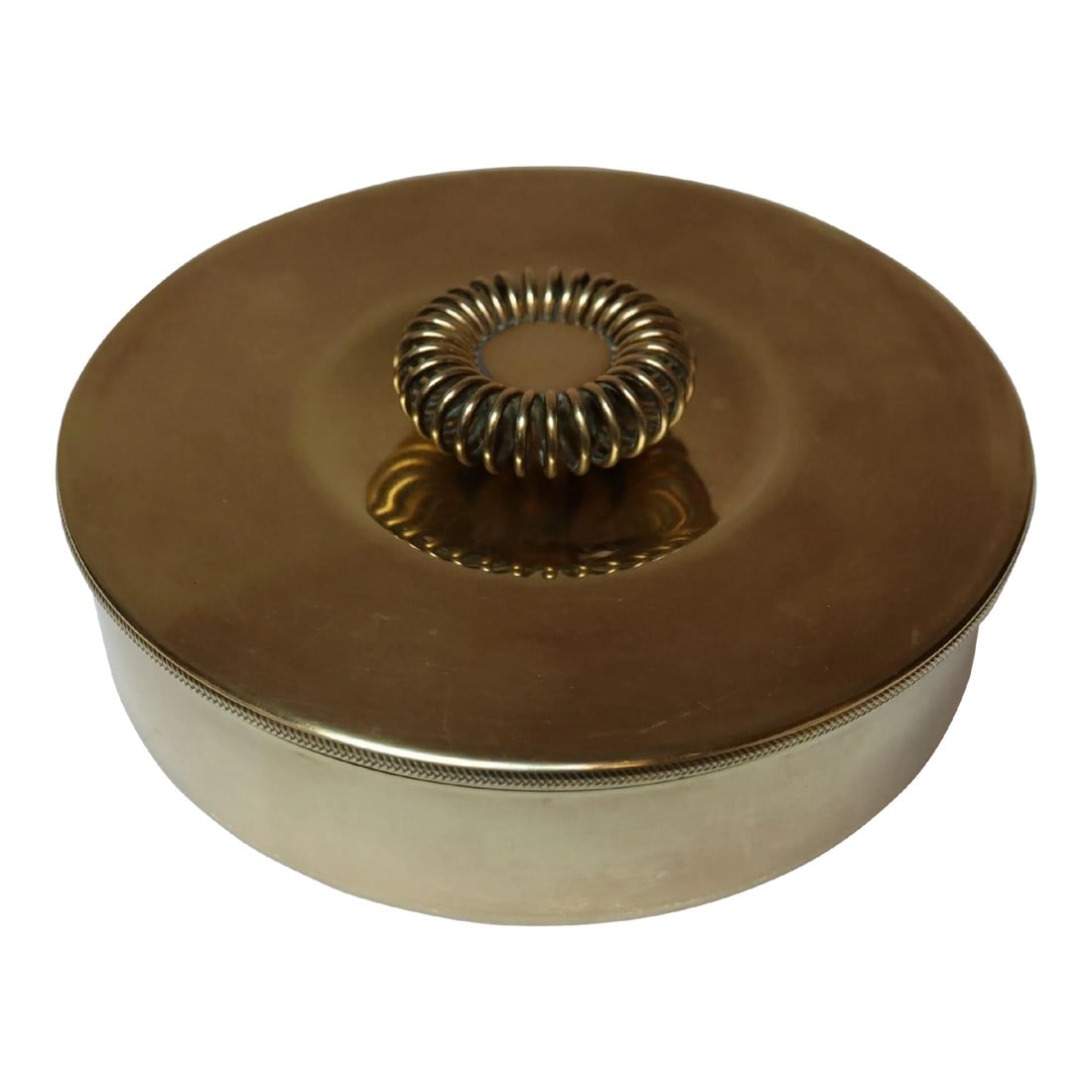 Vintage Brass Decorative Lidded Bowl / Round Keepsake Box by Beau Monde: Beau Monde lidded catchall/bowl in solid brass with decorative spiral finial/knob (ca. 1950s, USA). Newly polished condition; light scuffing remains, as shown. Branded to the underside. H: 2.75" x Dia