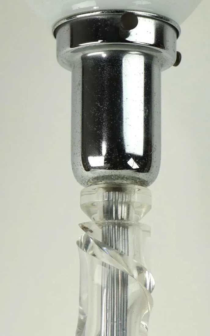 1950s Art Deco Lucite Twist Column Table Lamp - 4