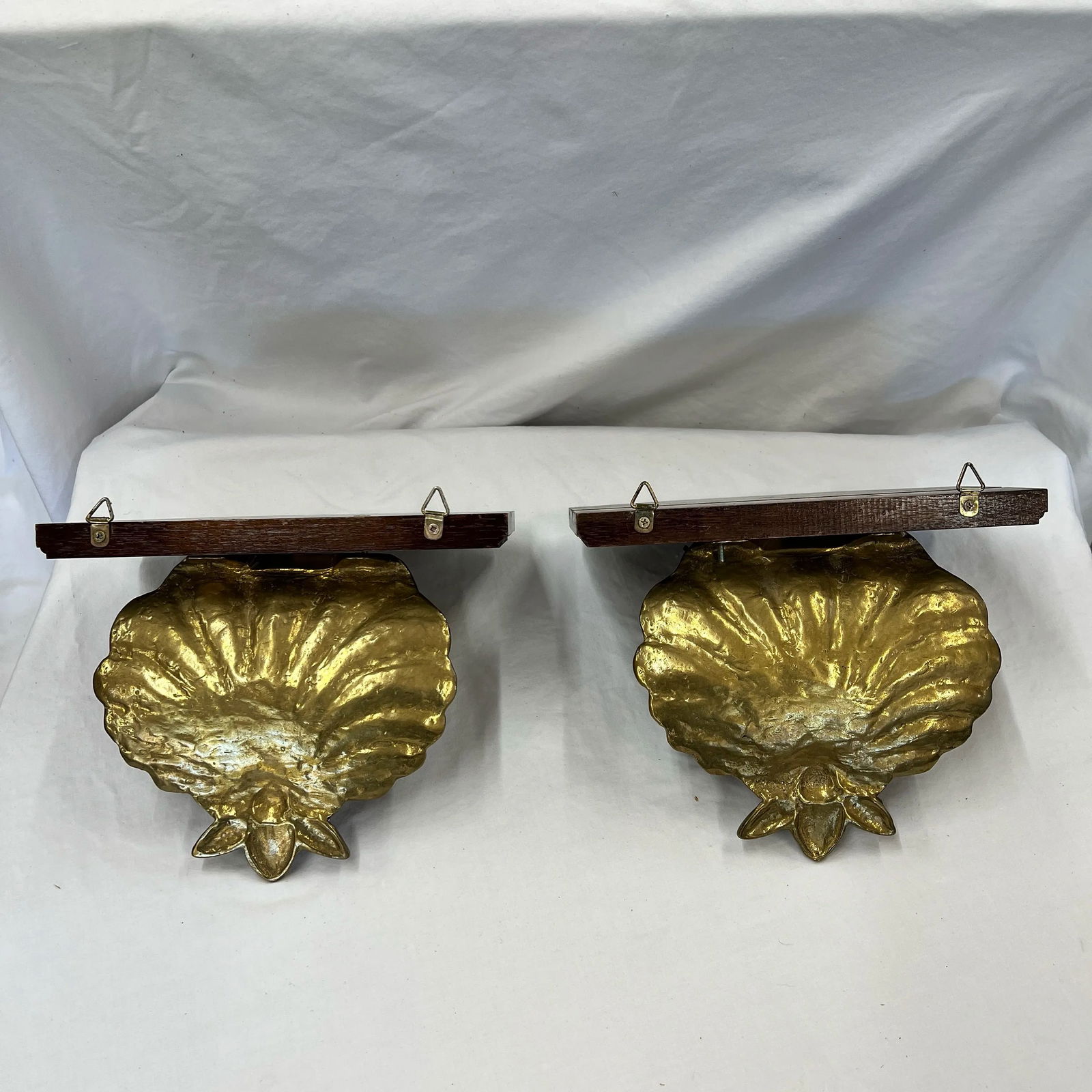 Mid Century Clam Shell Wall Bracket Shelves - 7