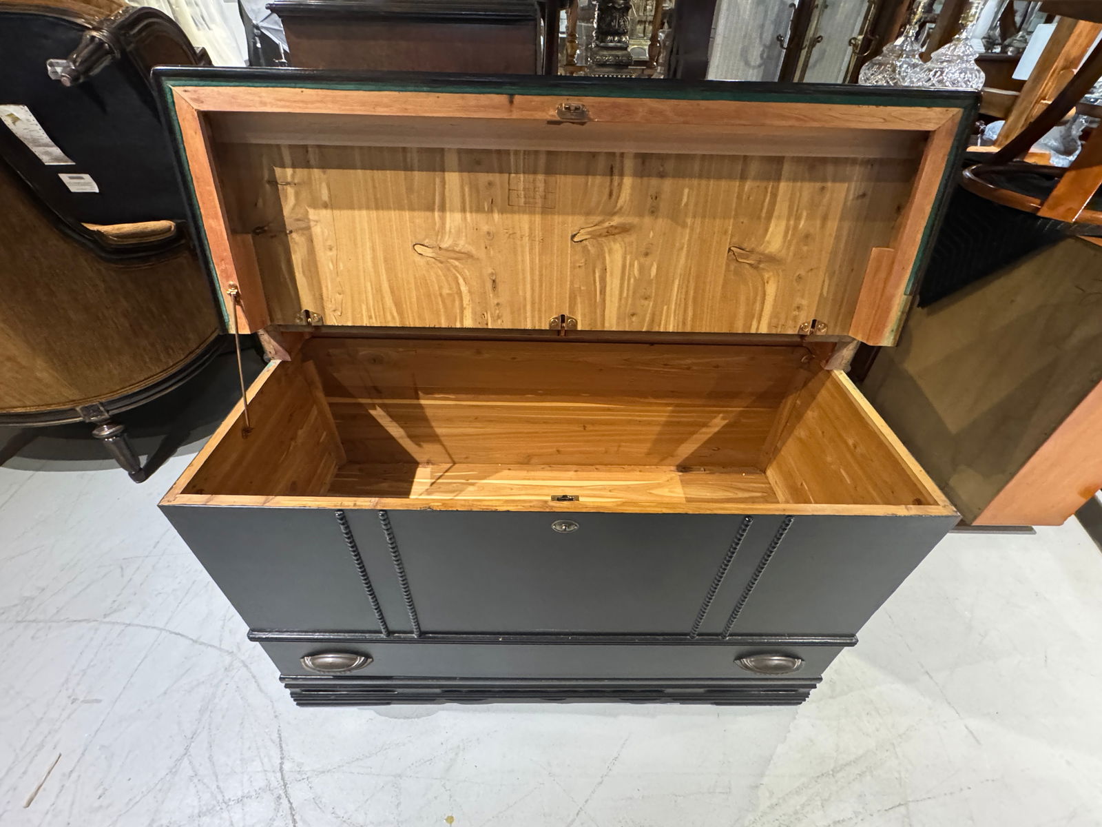 Vintage Storage Hope Chest, Blanket Chest Trunk - 5