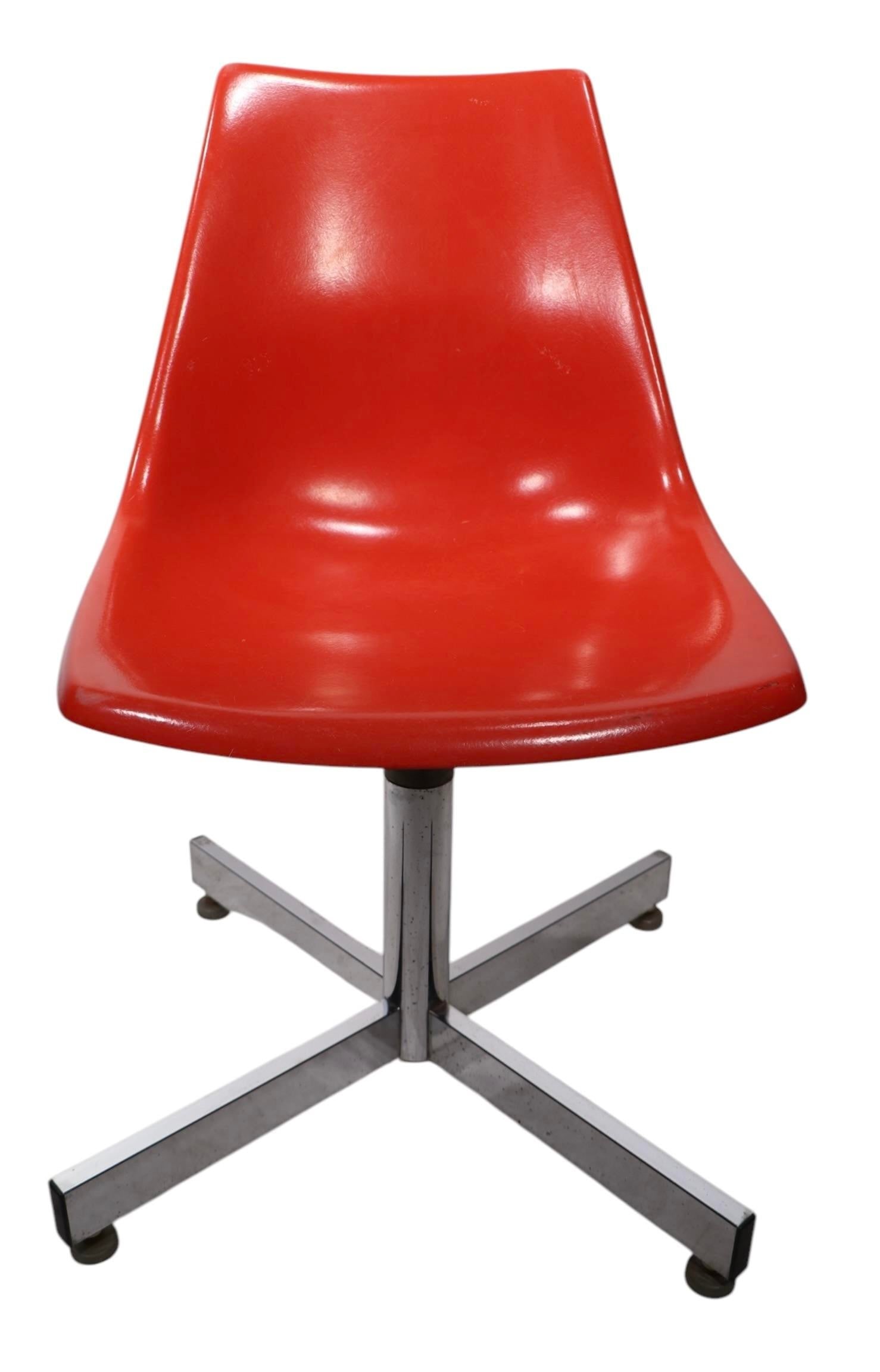 Mid Century Fiberglass Swivel Desk Kitchen Side Chair by Kreuger After Eames C 1950/60's - 9