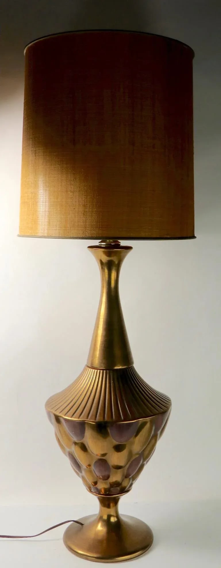 1970s Mid-Century Table Lamp With Metallic Finish - 8