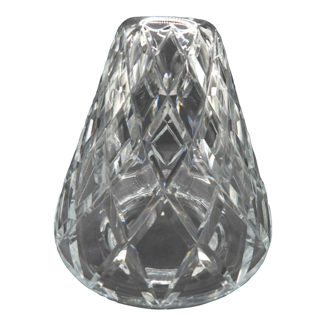 1970s Cut Crystal Waterford Comeragh Table Lamp Bell Shaped Replacement Shade, Unmarked: This marvelous vintage replacement shade is created in gorgeous cut crystal in the Waterford Comeragh pattern. Please note there are no stamps evident. The beautiful bell shaped shade tapers from smal