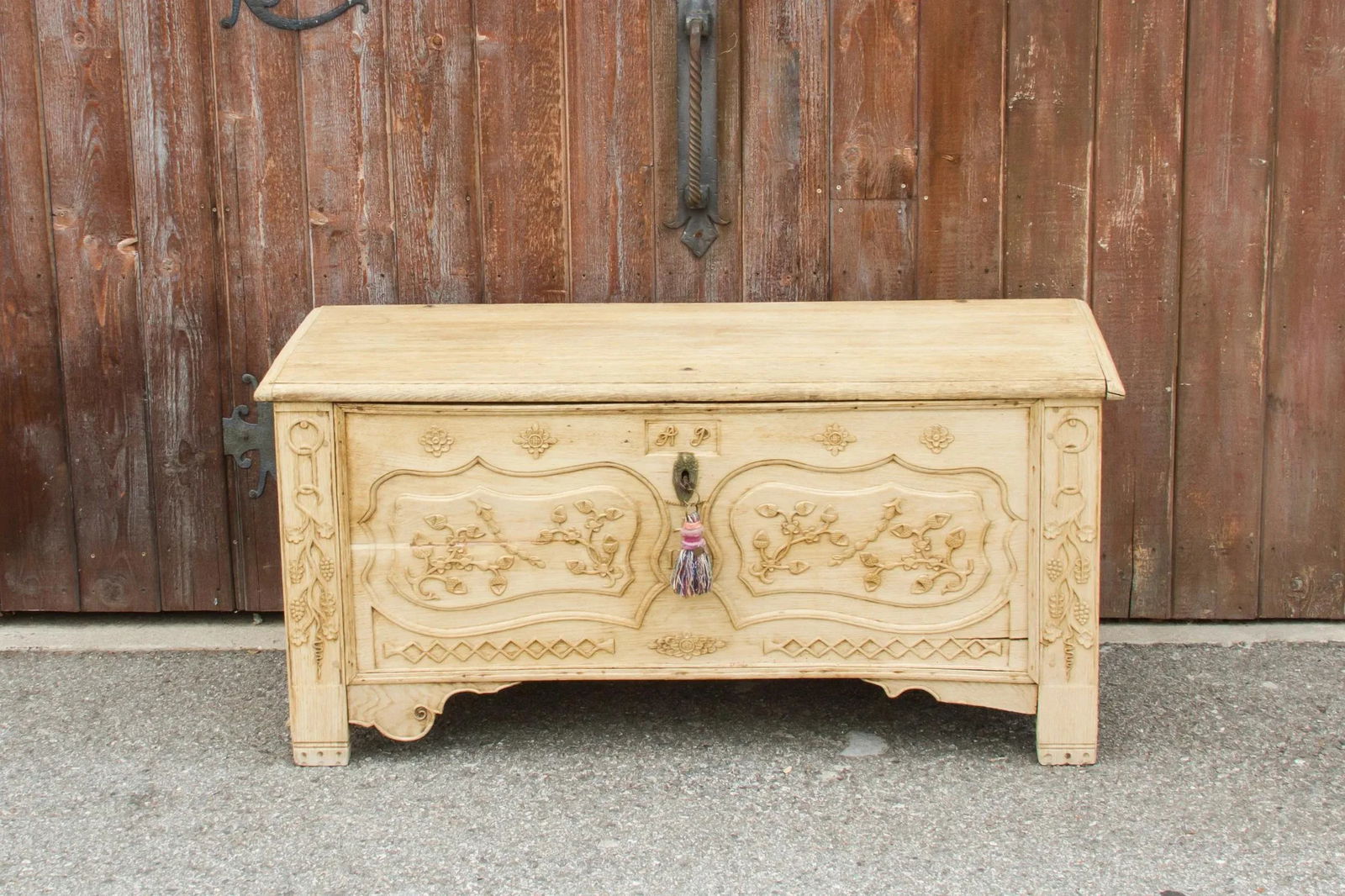 18th Century Bleached French Oak Coffer - 13