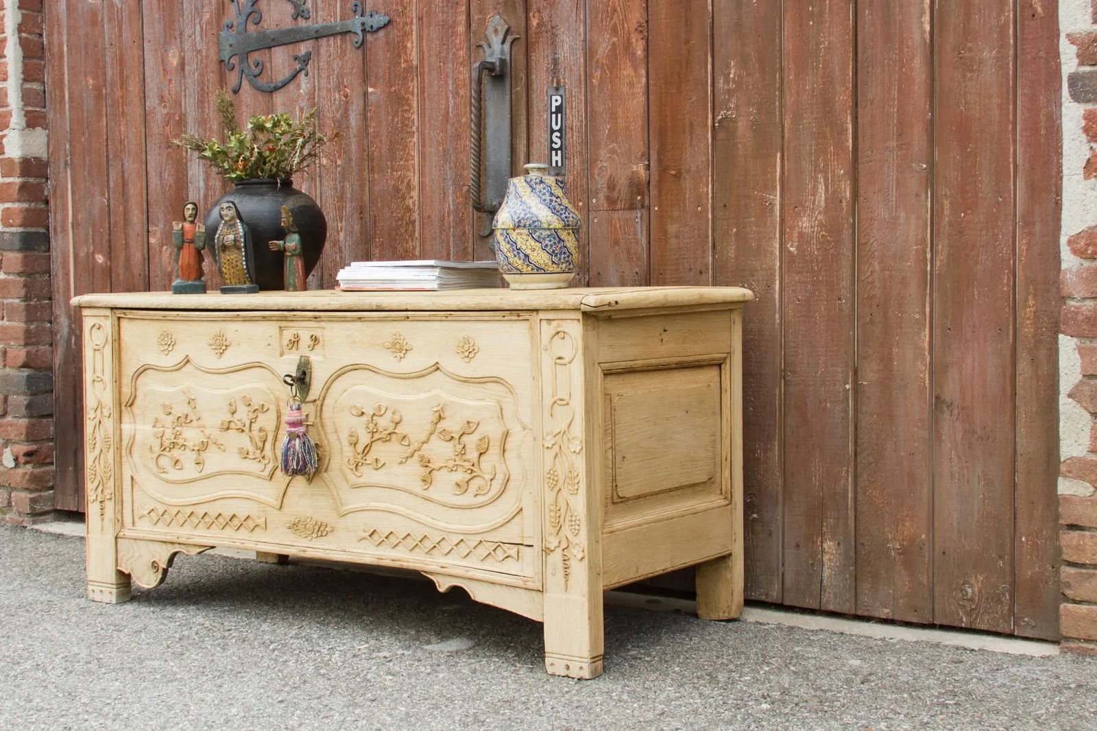 18th Century Bleached French Oak Coffer - 6