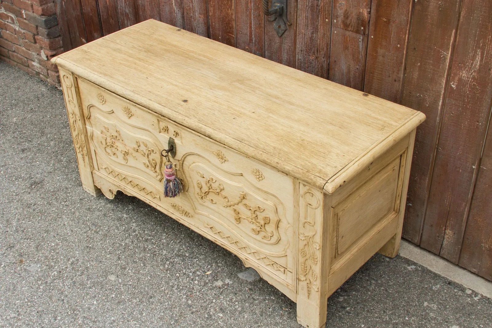 18th Century Bleached French Oak Coffer - 8