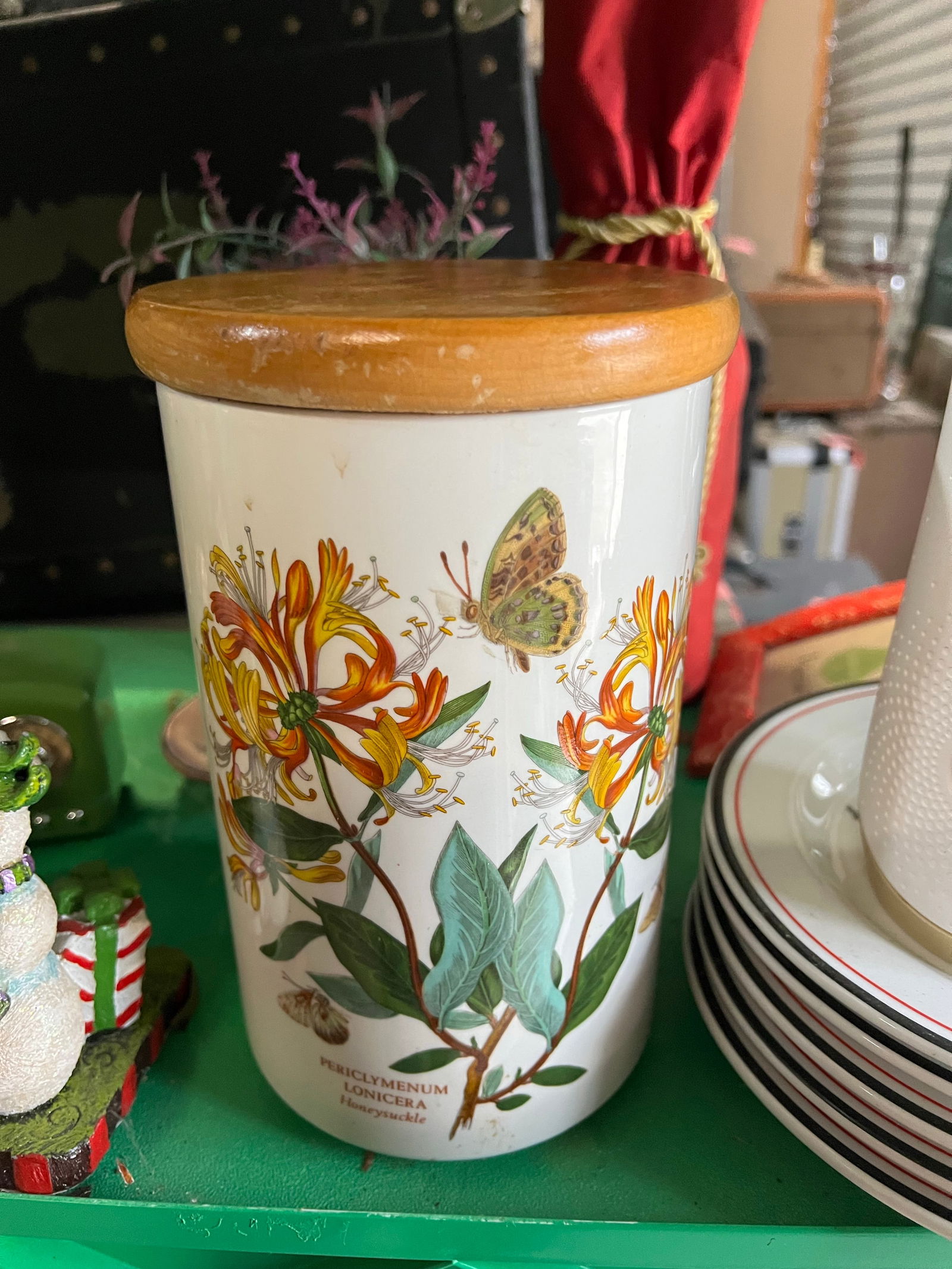 1970s Portmeirion Floral Jar and Lid - 4