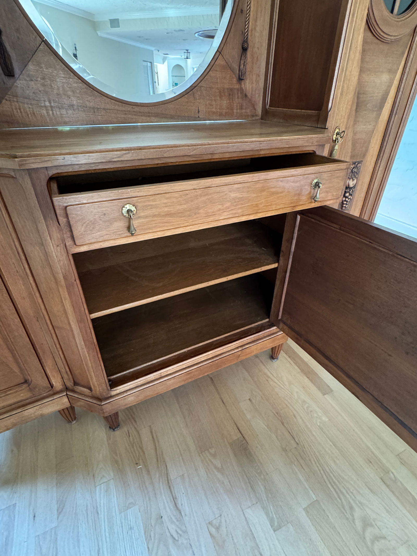 1920s Deco Style Antique Mirrored Cabinet Armoire - 10