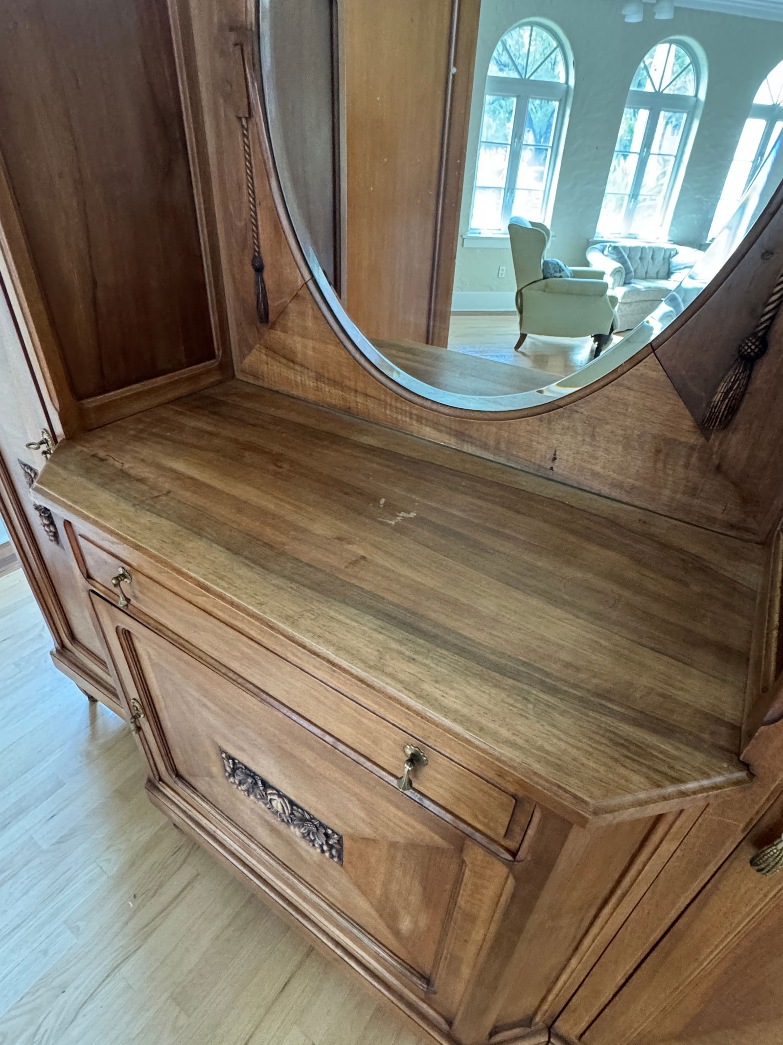 1920s Deco Style Antique Mirrored Cabinet Armoire - 7