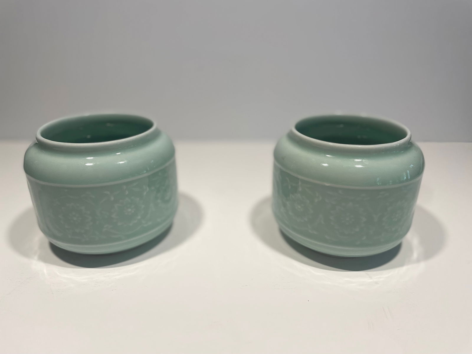 Pair of 1980s Chinese Cerulean Short Flower Vases - 4