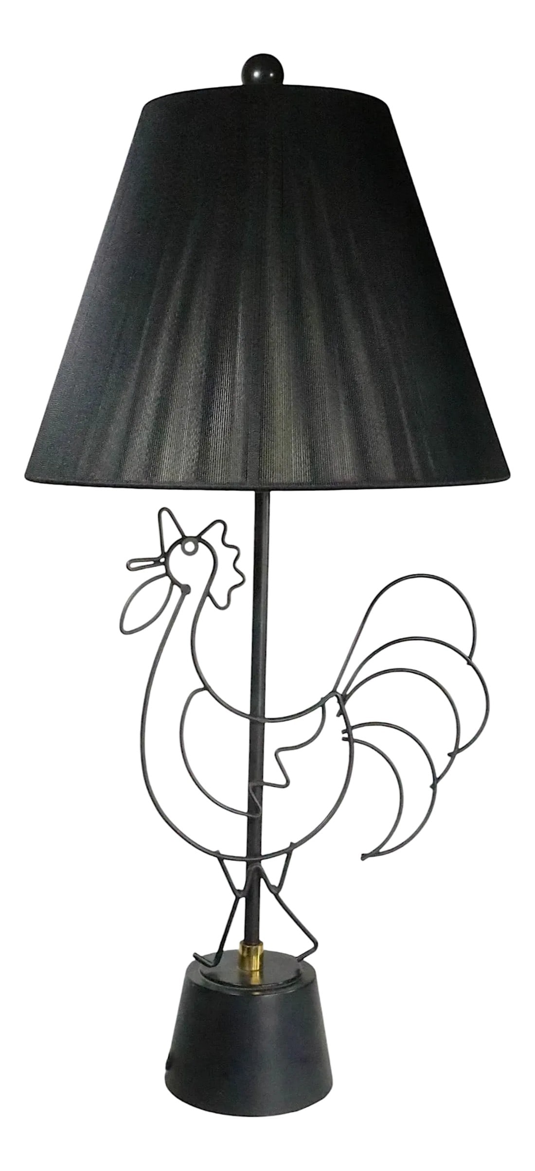 Mid Century Wire Rooster Attributed To Fredrick Weinberg: Mid Century stylized wire rooster table lamp, attributed to Fredrick Weinberg. The lamp is in very fine, original, clean and working condition, showing only light cosmetic wear, normal and consistent