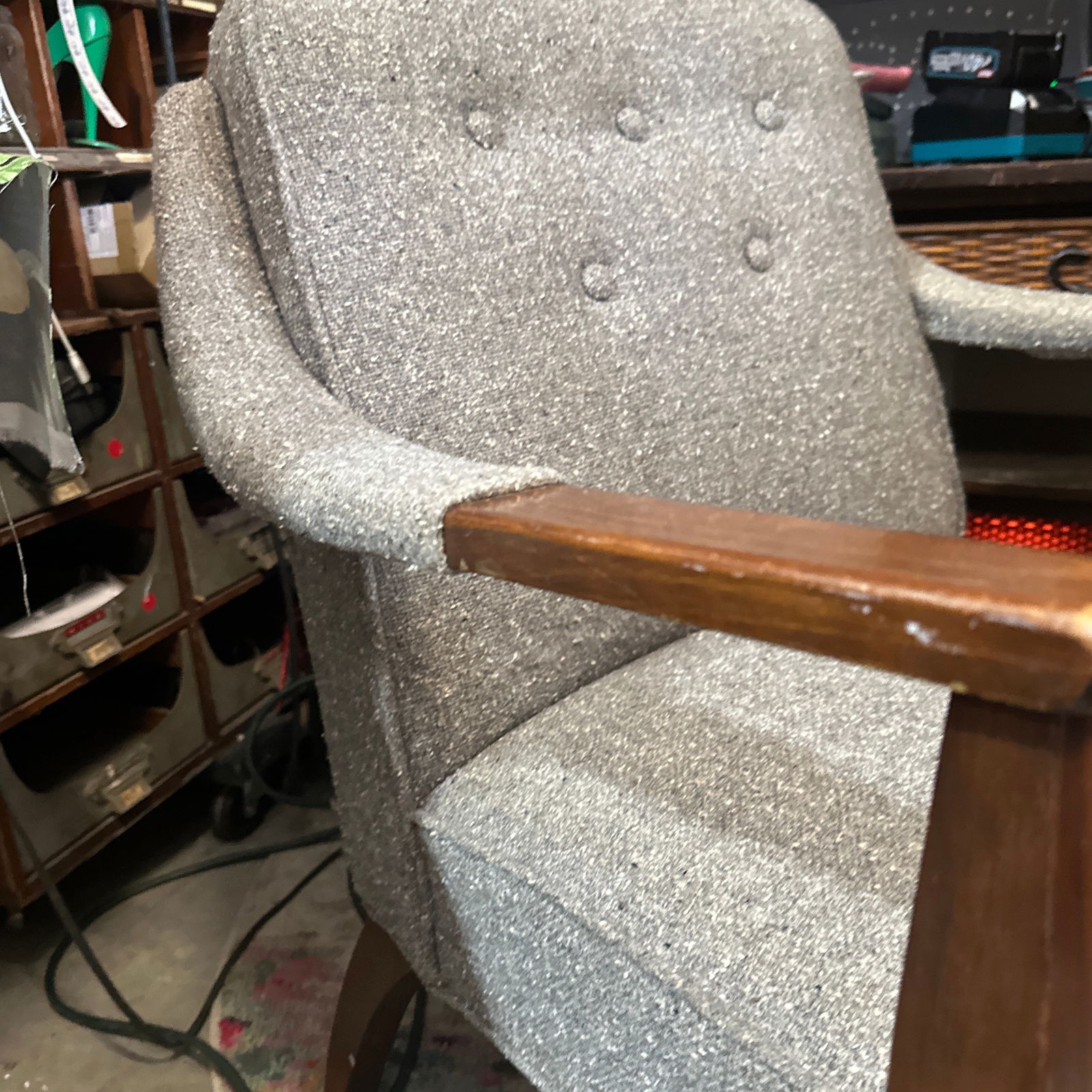1970s Mid-Century Wooden Chair With Gray Cushioning - 5