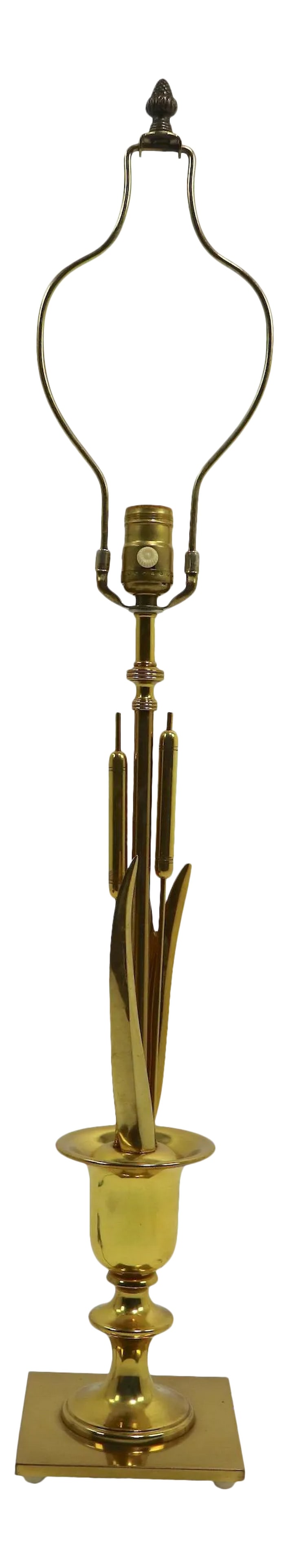 1960s Mid Century Brass Cattail Table Lasmp: Stylish Mid Century cattail motif table lamp. This example is in original, clean and working condition, it accepts a standard size screw in bulb, shade not included. Total H 36 xH tos socket 24