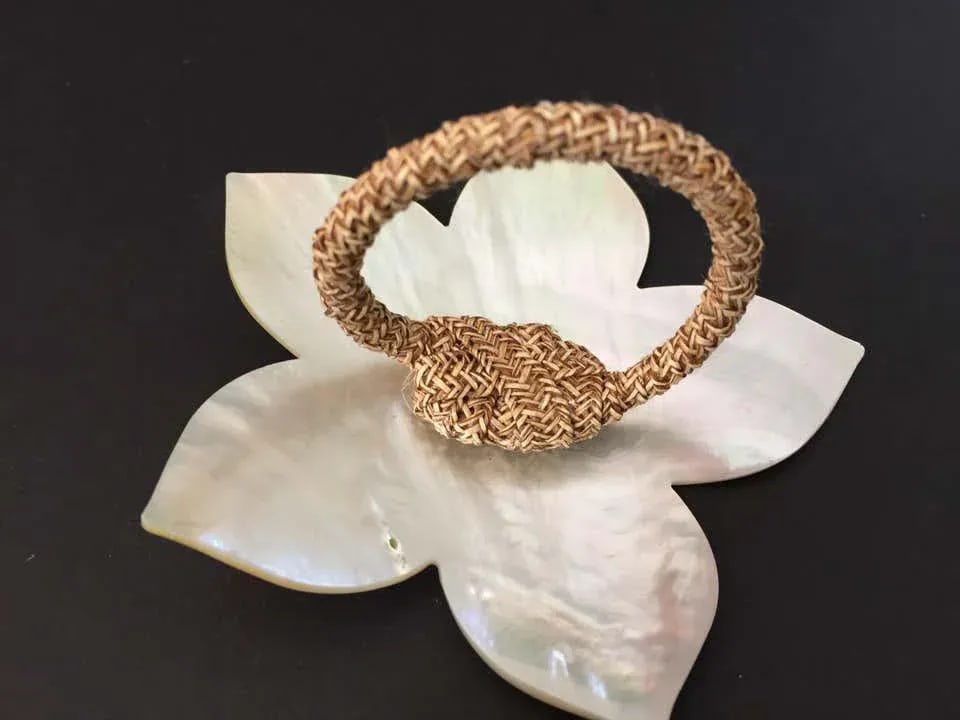 Handcrafted Napkin Rings in Natural Capiz Pearl Shell Flower Star Shape - Set of 6 - 10