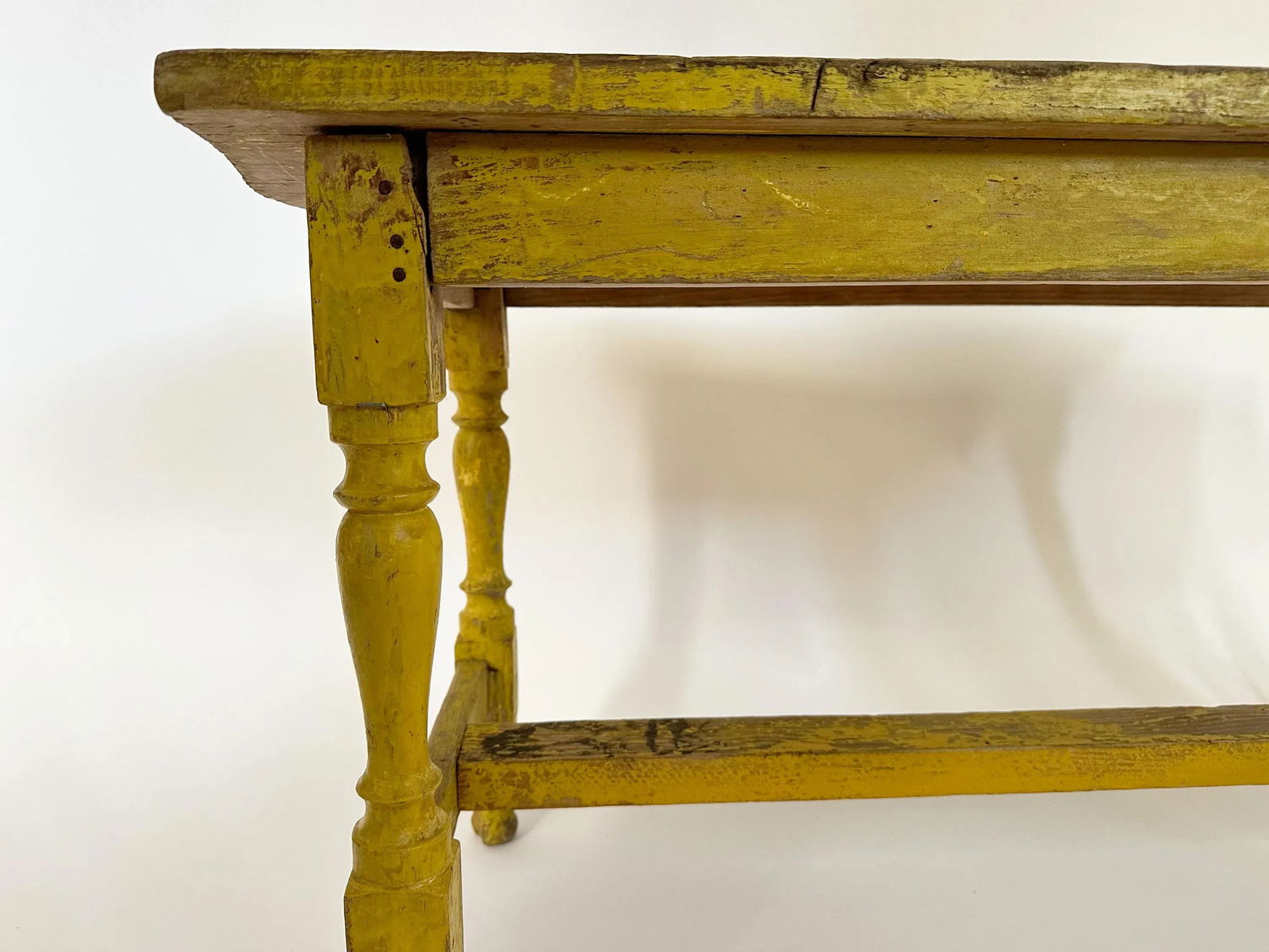 1950s Vintage Primitive Farmhouse Yellow Bench - 4