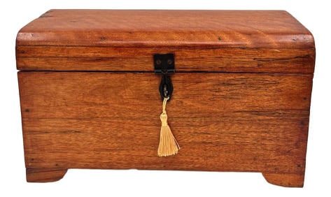 Early 20th Century Tiger Maple Rustic Footed Box With Domed Lid and Gold Tassel