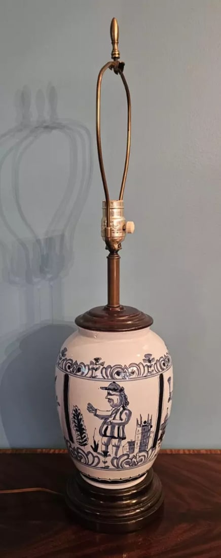 Late 20th Century Williamsburg Delft Large "London Jar" Vase Lamp Made by Oud in Holland L-6 - 4