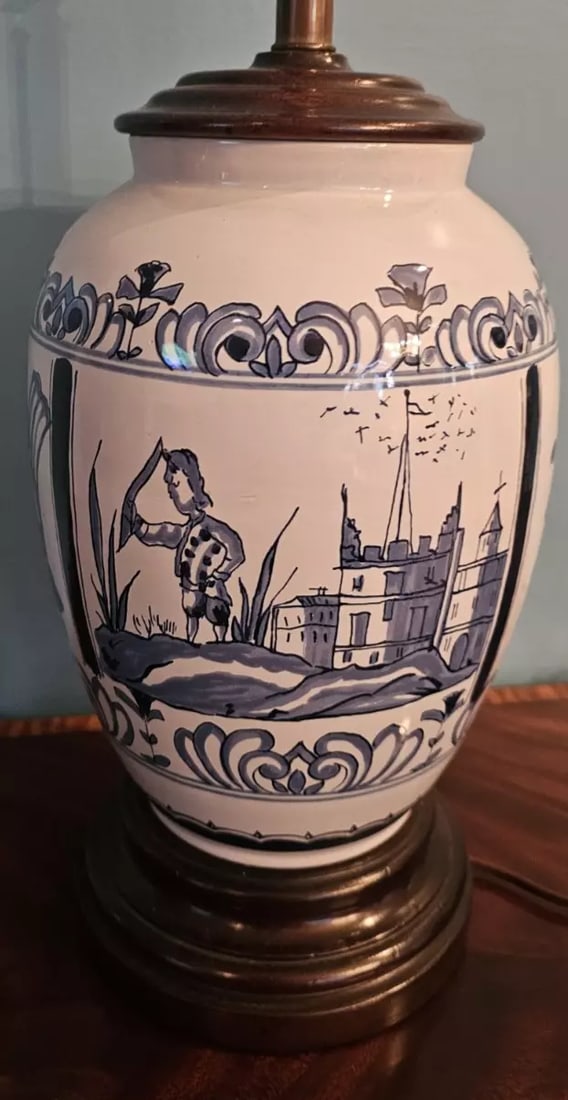Late 20th Century Williamsburg Delft Large "London Jar" Vase Lamp Made by Oud in Holland L-6 - 7