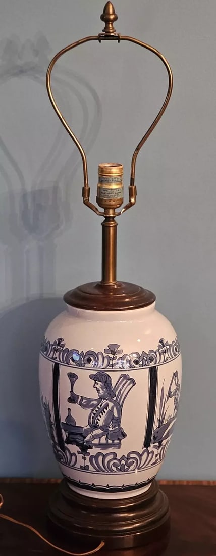Late 20th Century Williamsburg Delft Large "London Jar" Vase Lamp Made by Oud in Holland L-6 - 2
