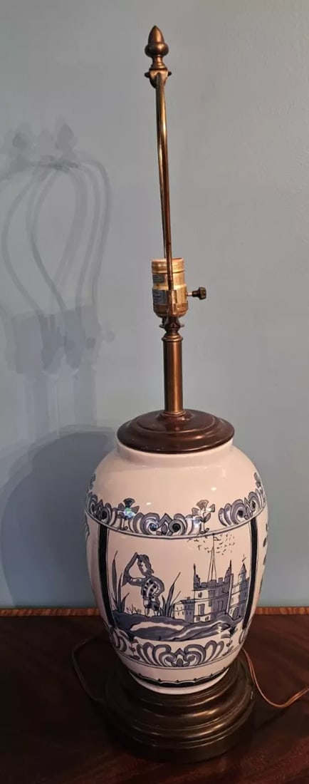 Late 20th Century Williamsburg Delft Large "London Jar" Vase Lamp Made by Oud in Holland L-6 - 5