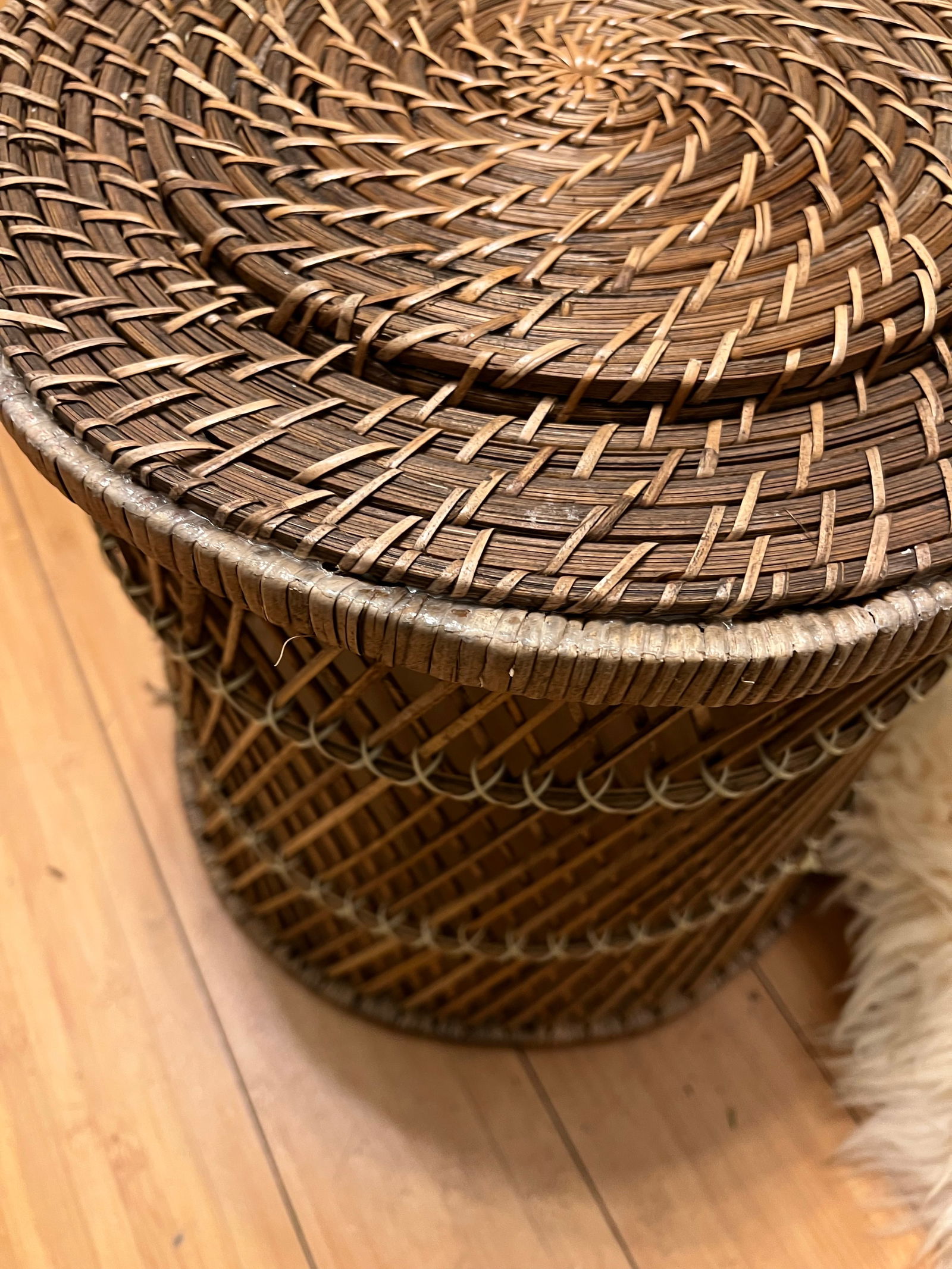 1970s Small Wicker Round Ottoman - 3