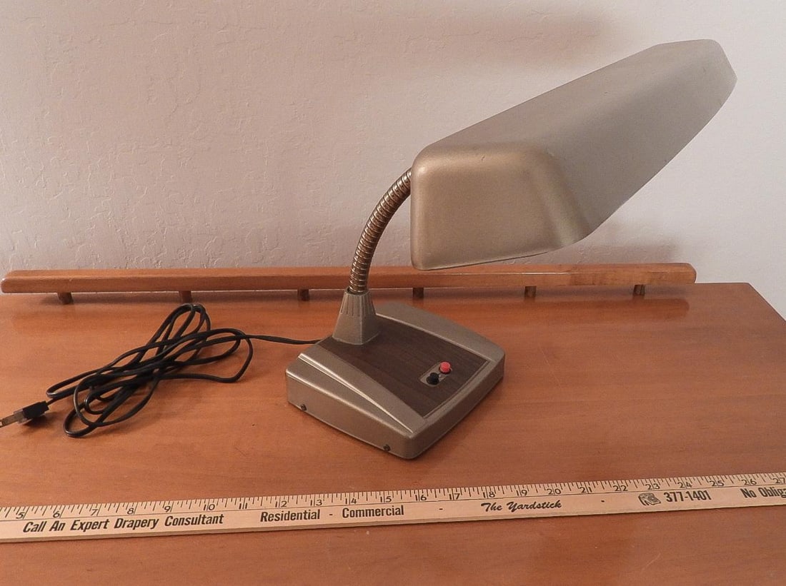 Vintage 1970s Industrial Gooseneck Adjustable Push Button Desk Lamp - 4