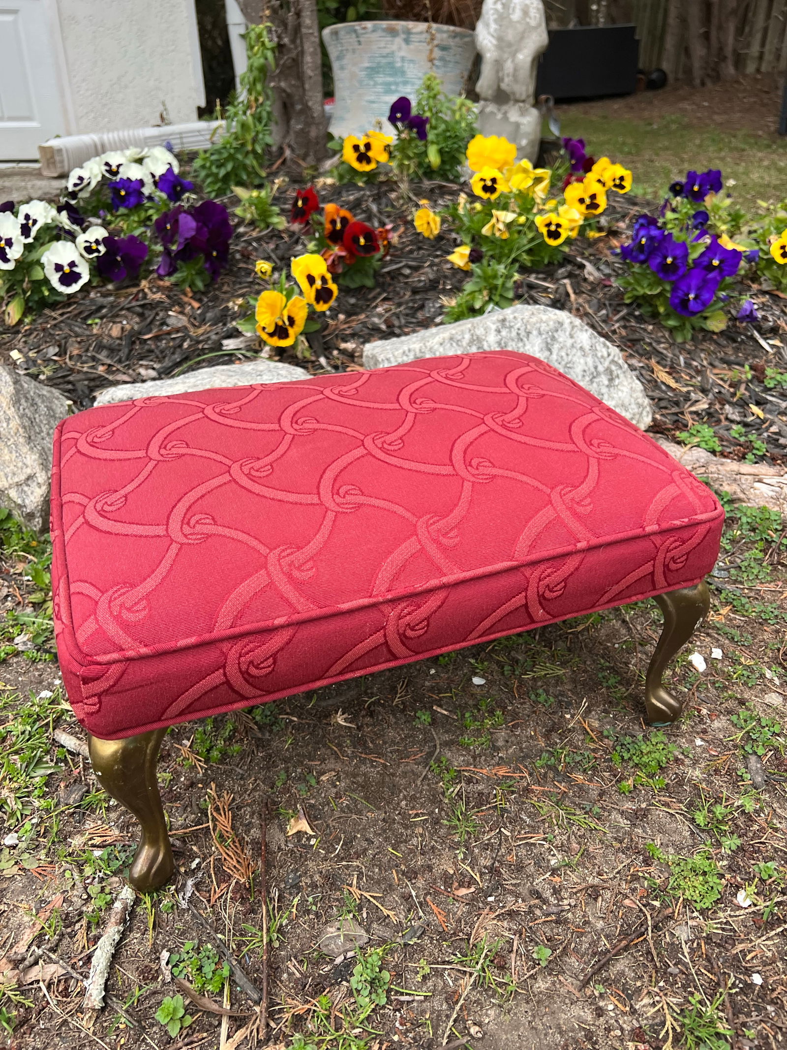 1970s Red Covered Ottoman With Gold Legs - 3